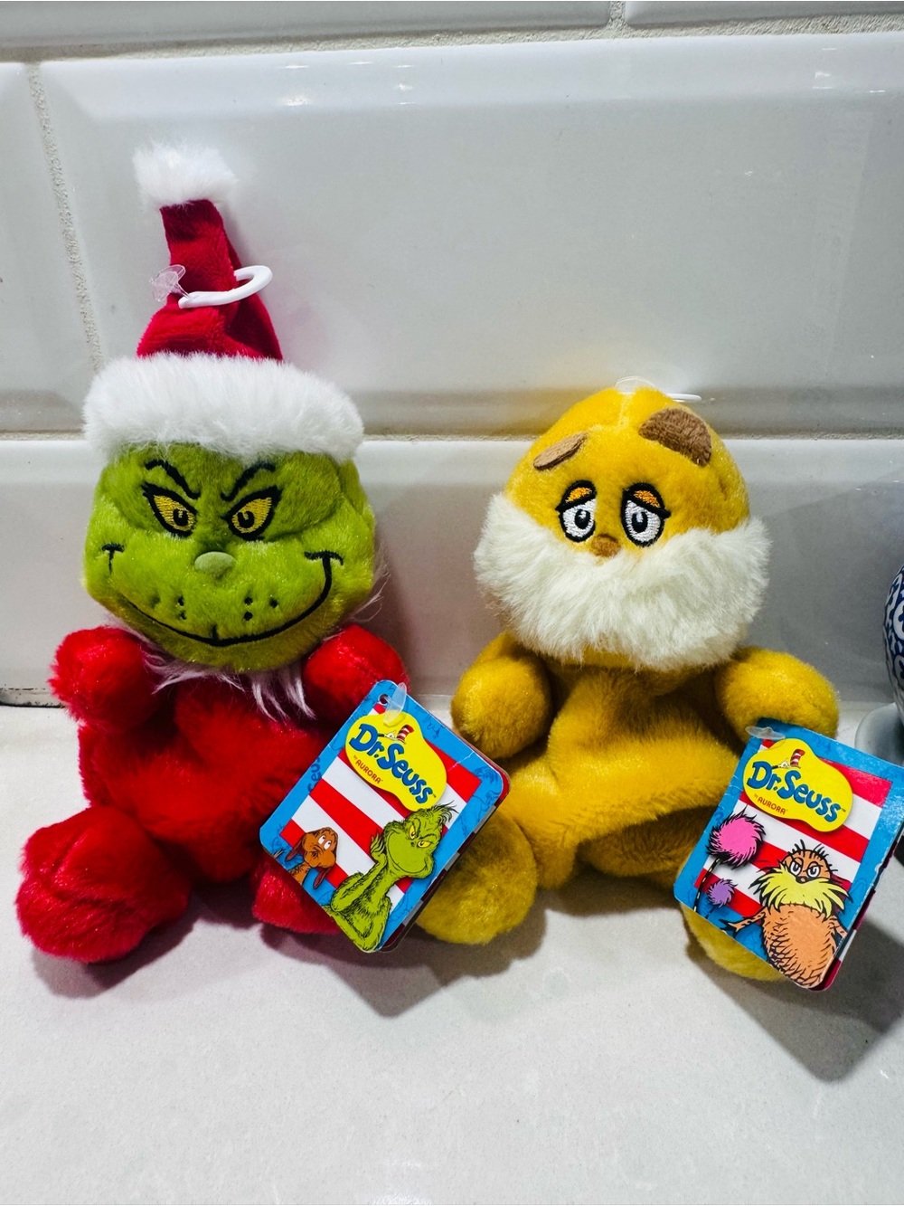Dr. Seuss The Grinch & Friend Plush Beanies. Set of 2 brand new with tags.